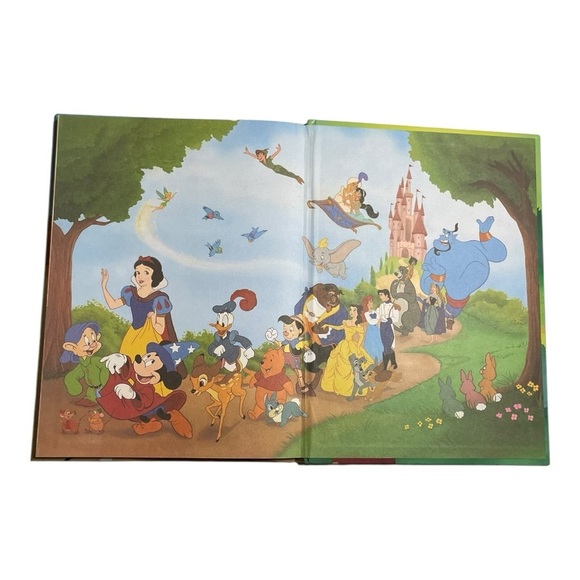 Disney's Snow White and the Seven Dwarfs Book - Picture 7 of 8